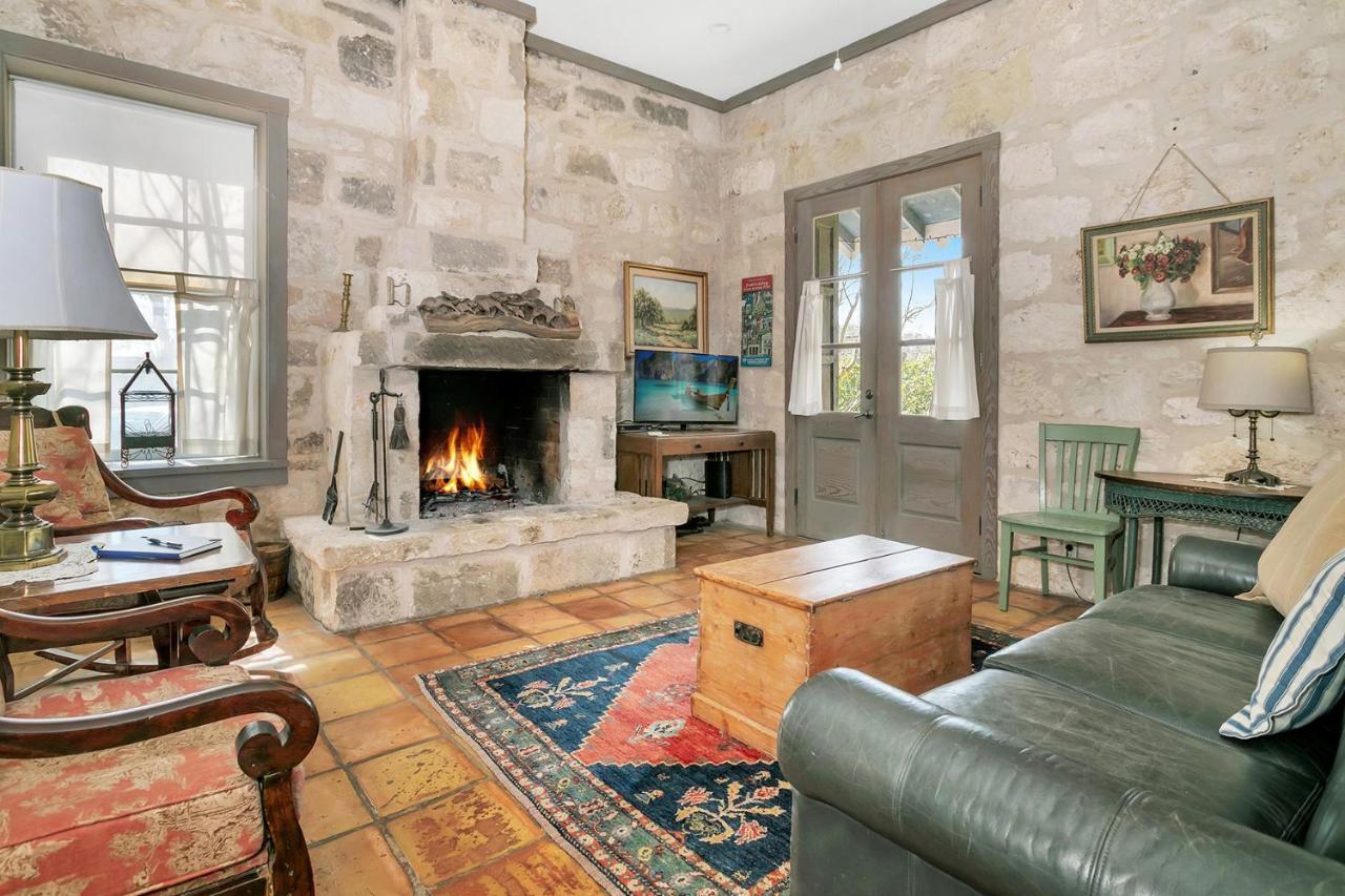 Adams Travis - 1B1Ba, Pet Friendly With Fee, Walk To Main Villa Fredericksburg Dış mekan fotoğraf